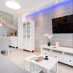 Batorego 7 By Renters アパート グディニャ