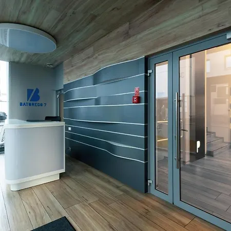 Batorego 7 Premium With Parking By Renters Apartamento