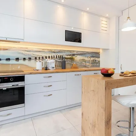 Batorego 7 Premium With Parking By Renters Apartment