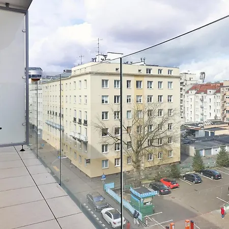 Batorego 7 Premium With Parking By Renters Apartamento