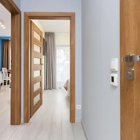 Batorego 7 Premium With Parking By Renters غدينيا