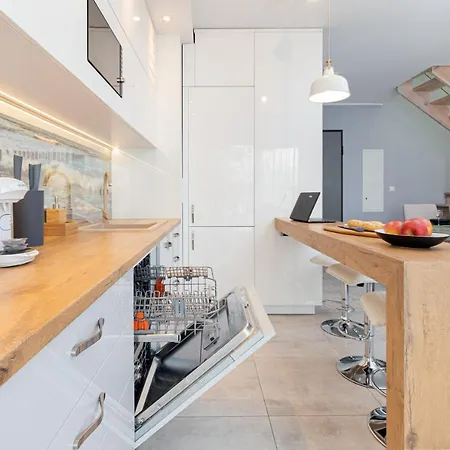 Batorego 7 By Renters شقة غدينيا