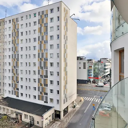 Batorego 7 Premium With Parking By Renters * غدينيا